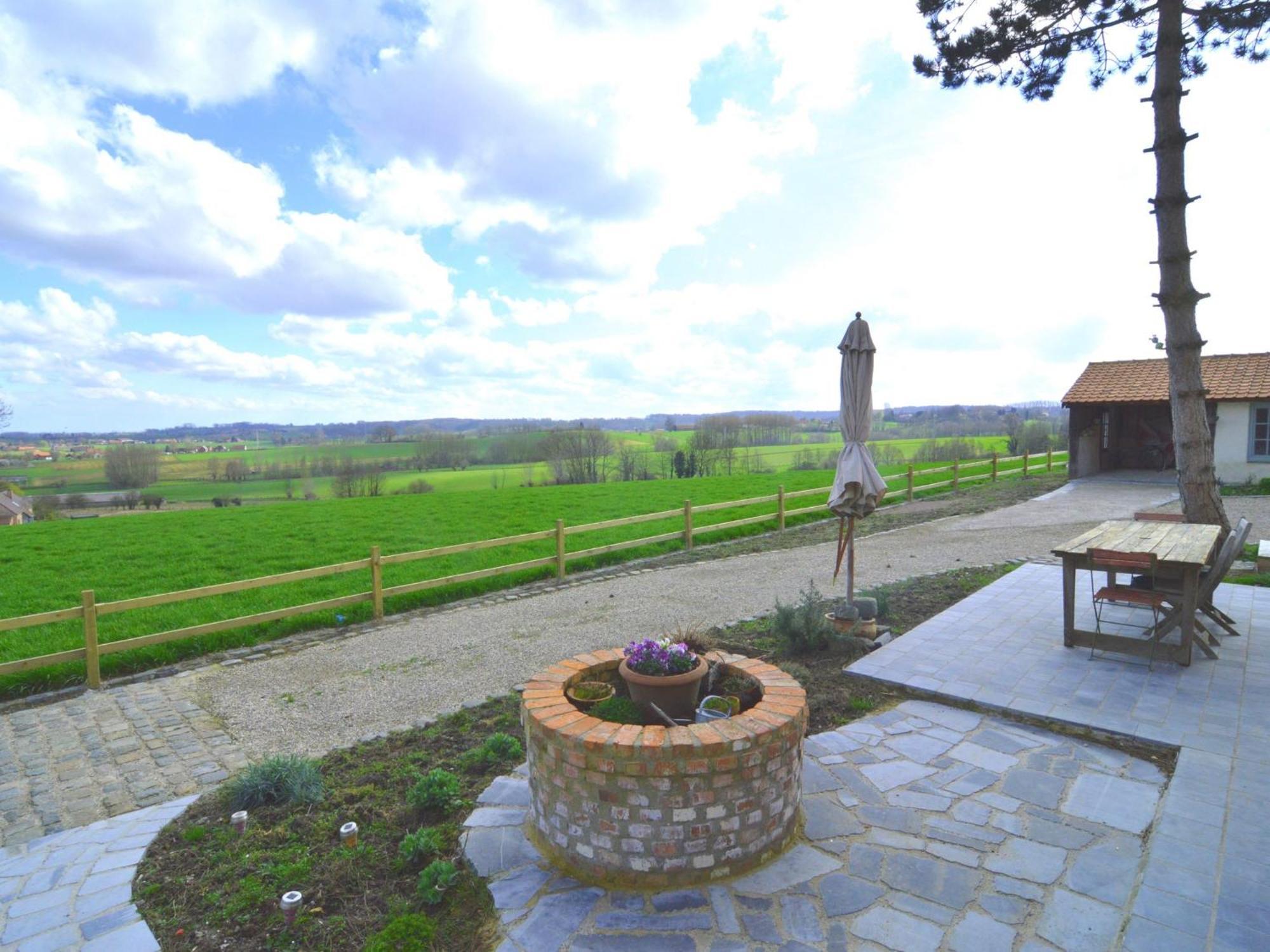 Holiday home Quaint Mansion In With Garden
