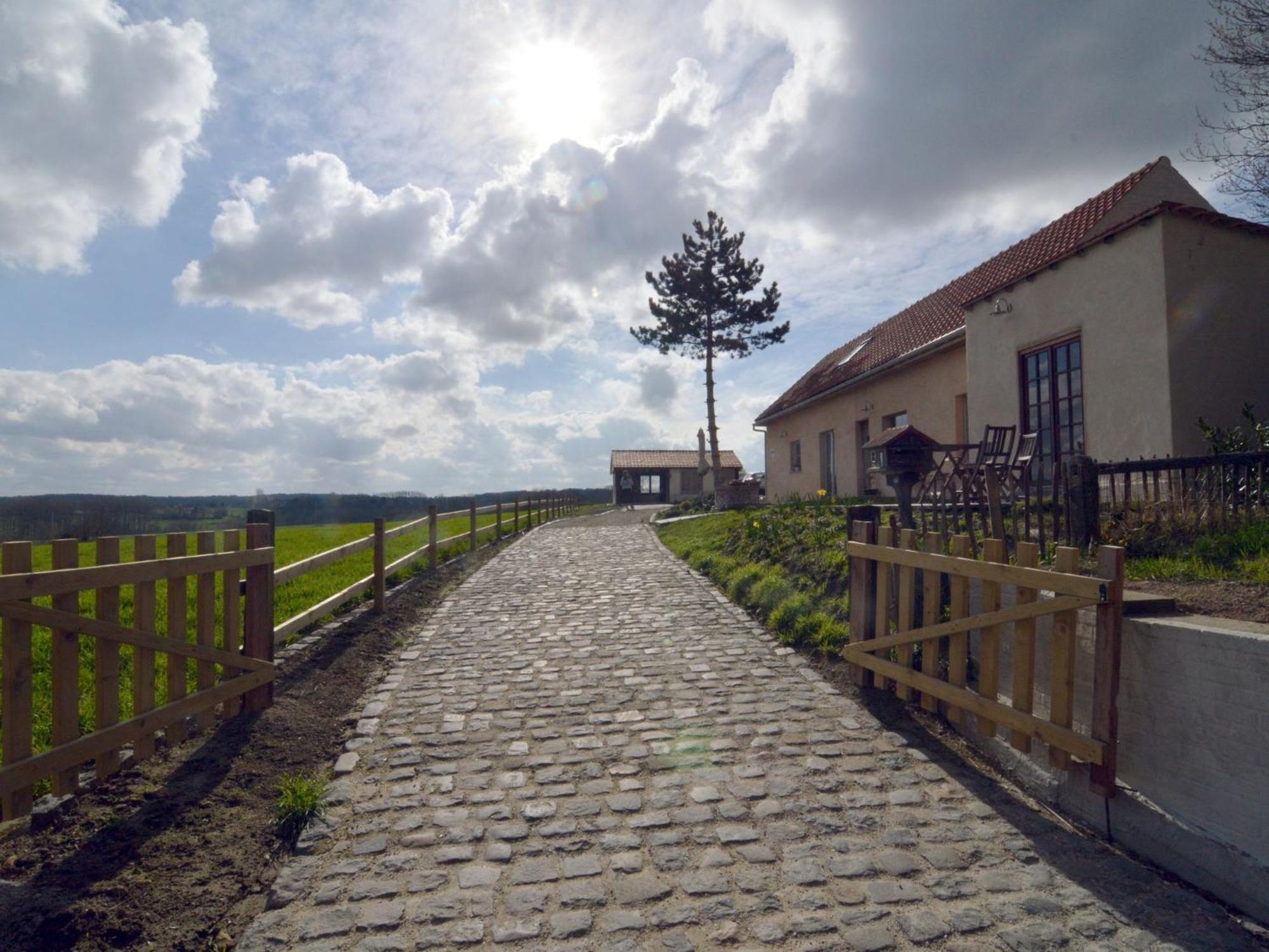 Quaint Mansion In With Garden Holiday home *