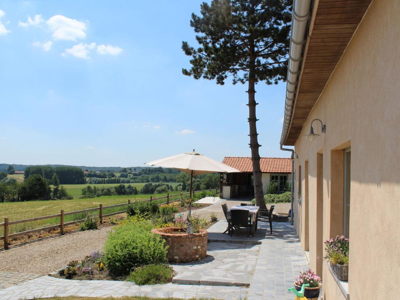 Holiday home Quaint Mansion In With Garden *